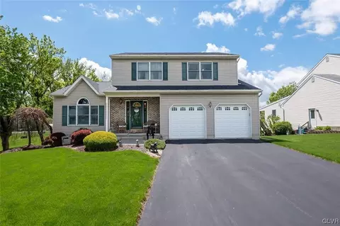 172 2nd St, Nazareth, PA 18064