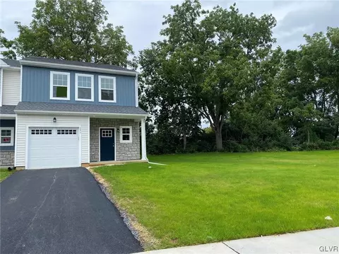 3 Scotty Dr #1, Palmer Township, PA 18045