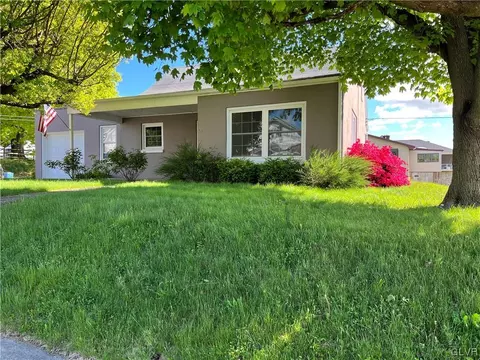 25 N 9th St, Emmaus, PA 18049