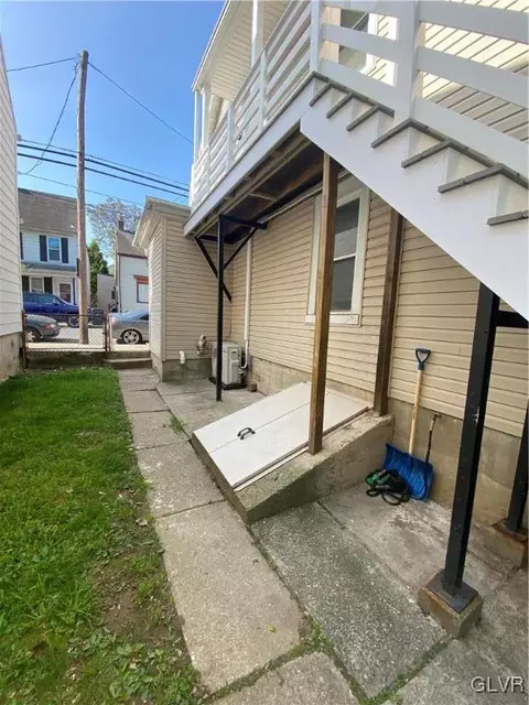 61 E Garrison St, Bethlehem, PA 18018 photo 3