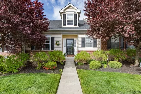 2129 Glenhaven Way, Pennsburg, PA 18073
