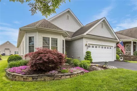 3 Inverness Ln, Palmer Township, PA 18045