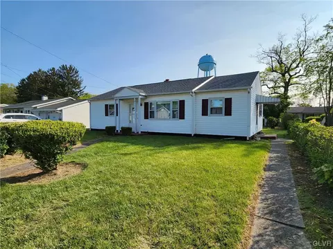 1217 Turtzo Blvd, Bangor, PA 18013
