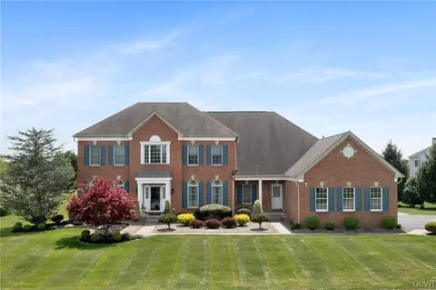 4521 Briarwood Dr, Nazareth, PA 18064