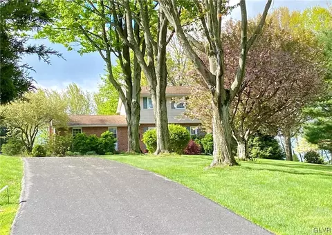 63 Crosshill Dr, Bangor, PA 18013