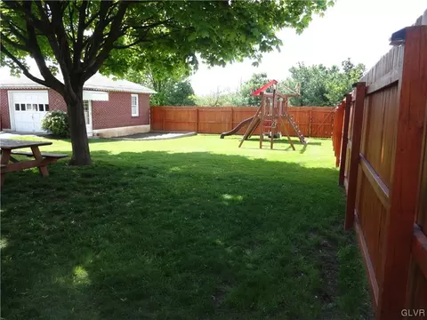 348 E Main St, Bath, PA 18014 photo 26