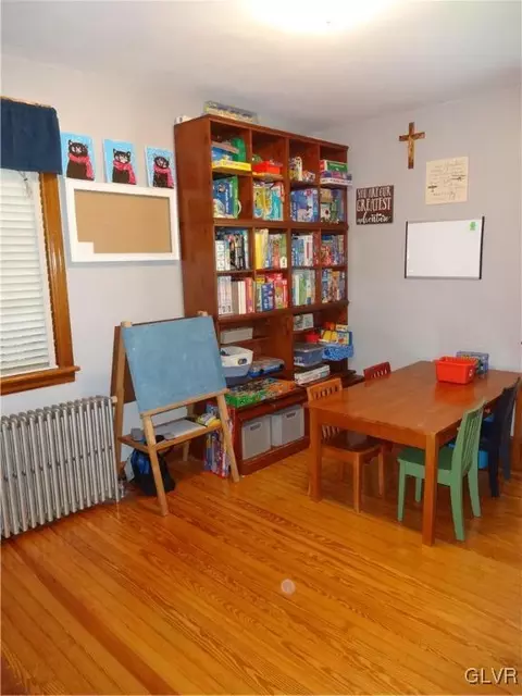 348 E Main St, Bath, PA 18014 photo 12