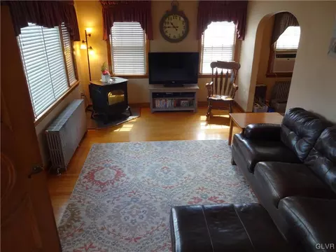 348 E Main St, Bath, PA 18014 photo 7