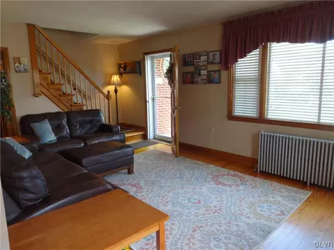 348 E Main St, Bath, PA 18014 photo 5