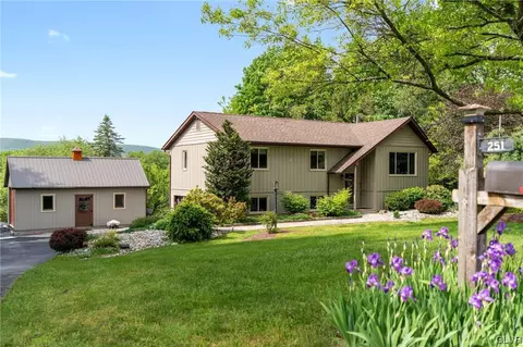 251 Treeline Dr, Pen Argyl, PA 18072