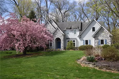4477 Sarah Marie Ct, Nazareth, PA 18064