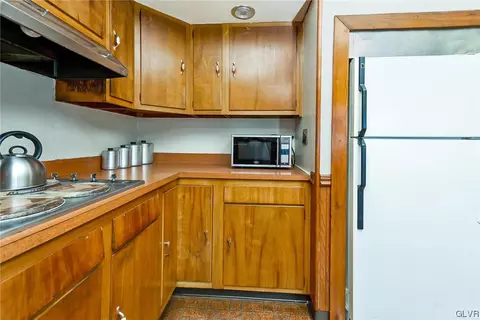3927 E Grant St, Slatington, PA 18080 photo 22