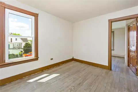 3927 E Grant St, Slatington, PA 18080 photo 28