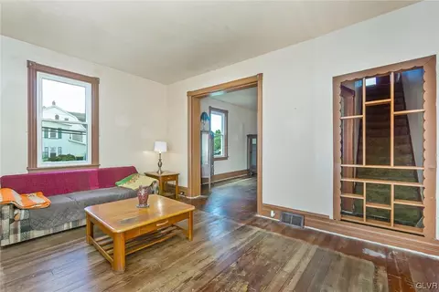 3927 E Grant St, Slatington, PA 18080 photo 11