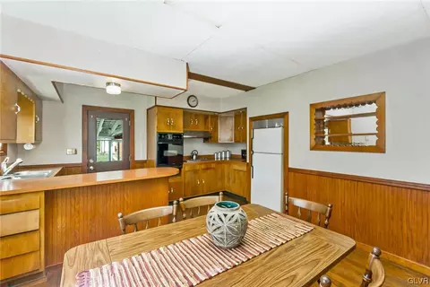 3927 E Grant St, Slatington, PA 18080 photo 16