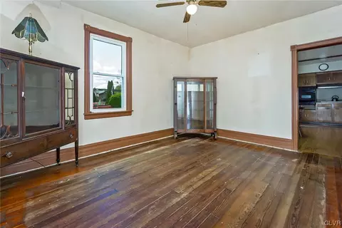 3927 E Grant St, Slatington, PA 18080 photo 13