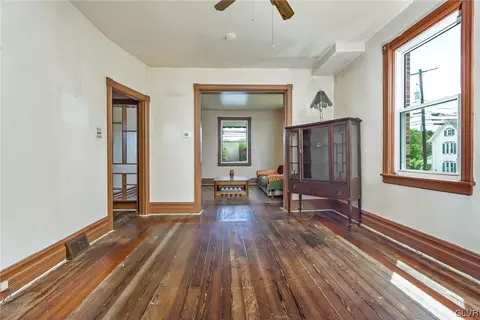 3927 E Grant St, Slatington, PA 18080 photo 14