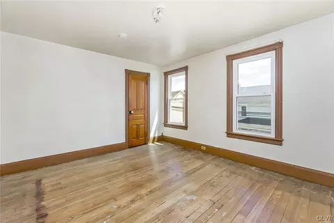 3927 E Grant St, Slatington, PA 18080 photo 25