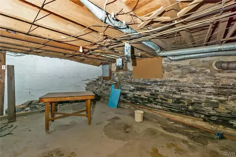 3927 E Grant St, Slatington, PA 18080 photo 35