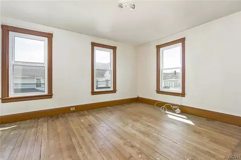 3927 E Grant St, Slatington, PA 18080 photo 24