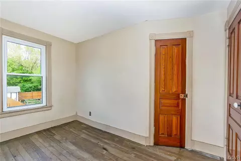3927 E Grant St, Slatington, PA 18080 photo 32