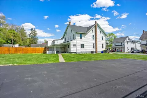 3927 E Grant St, Slatington, PA 18080 photo 3