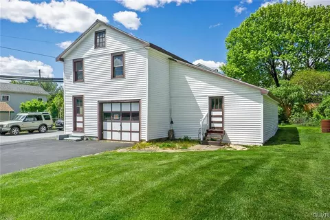 3927 E Grant St, Slatington, PA 18080 photo 6