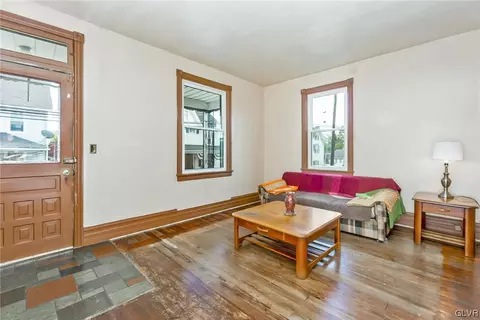 3927 E Grant St, Slatington, PA 18080 photo 10