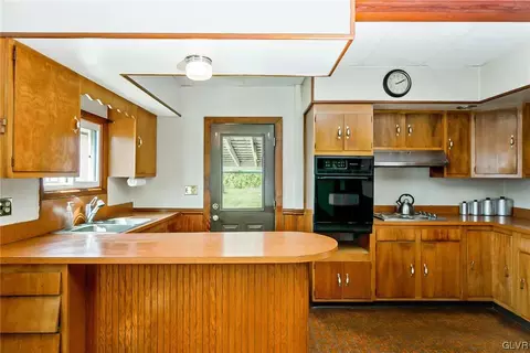 3927 E Grant St, Slatington, PA 18080 photo 20