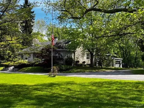 2755 Old River Rd, Forks Twp, PA 18040