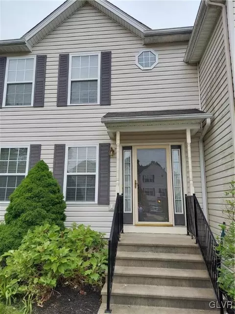 711 Bach Ct, Freemansburg, PA 18017