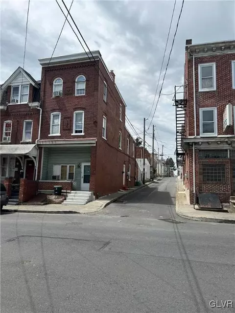 622 N Front St, Allentown, PA 18102