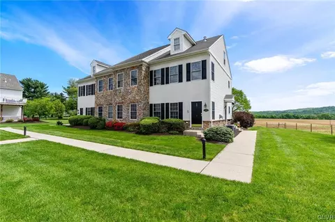 1804 Merlot Rive Dr #D, Easton, PA 18045