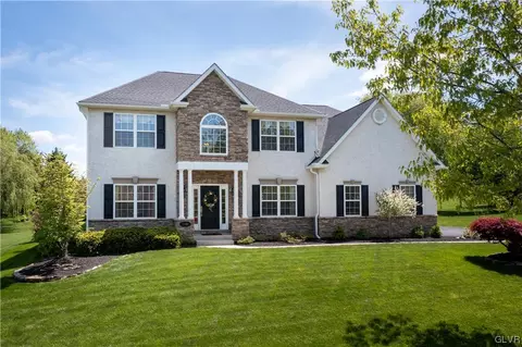 6437 Carmel Dr, Macungie, PA 18062