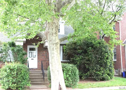 1912 Chandler St, Philadelphia, PA 19111