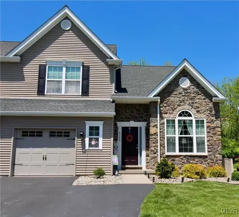 2305 Creekside Dr, Coplay, PA 18037