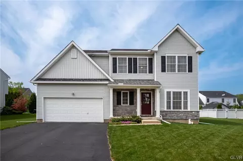 2622 English Ivy Rd, Nazareth, PA 18064