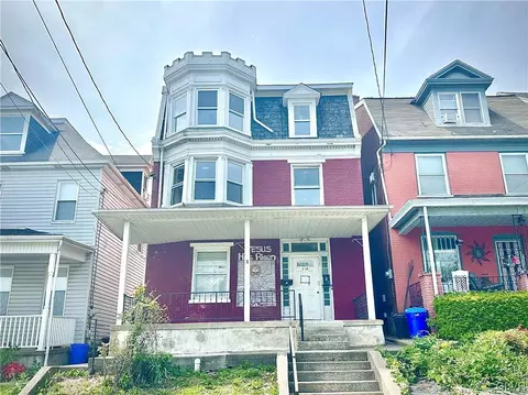 210 7th St, Easton, PA 18042