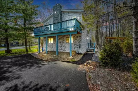 7133 Robinwood Dr, Coolbaugh Twp, PA 18466