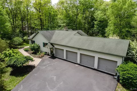 1065 Church Rd, Palmerton, PA 18071