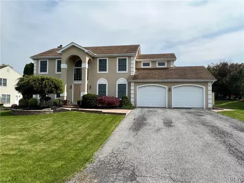 1114 Wellington Cir, Laurys Station, PA 18059