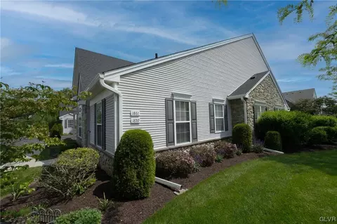 1861 Gregory Pl, Hellertown, PA 18055 photo 2