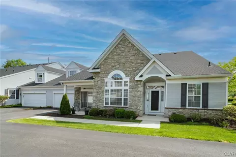 1861 Gregory Pl, Hellertown, PA 18055