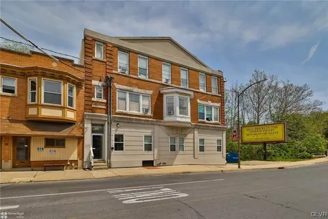 1059 Main St, Northampton, PA 18067