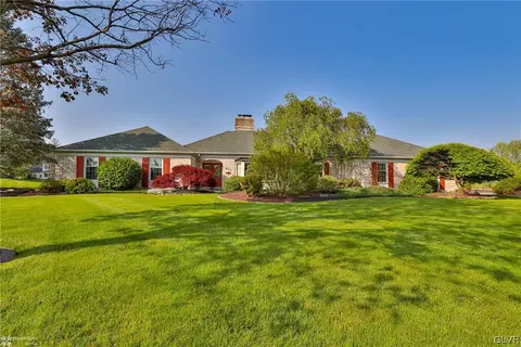 820 Chapel St, Catasauqua, PA 18032