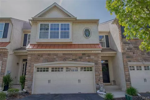 4399 Lenni Cir, Emmaus, PA 18049