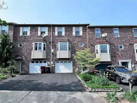 1905 Georgia Dr, Fullerton, PA 18052