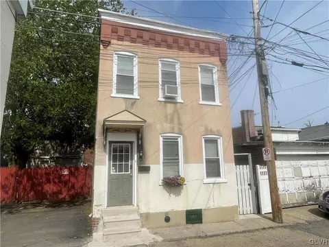 637 N Refwal St, Allentown, PA 18102