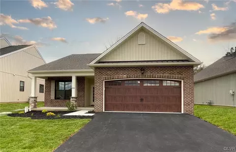 3663 Daylily Dr #IC 30, Emmaus, PA 18049
