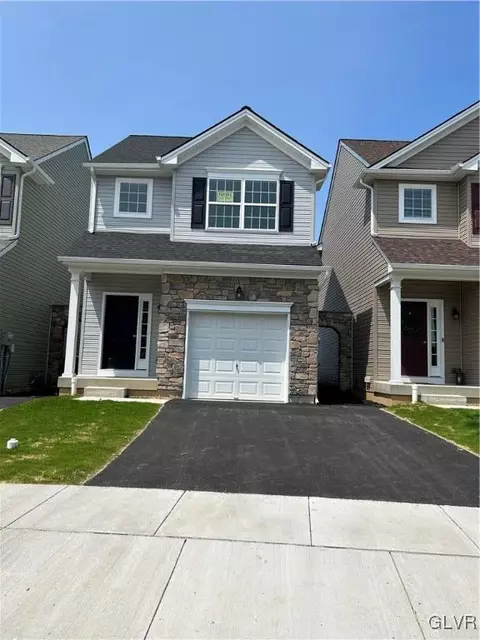31 W Huntington Ln #2, Forks Twp, PA 18040